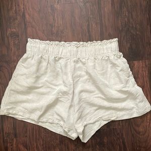 H&M linen shorts beige cream pants